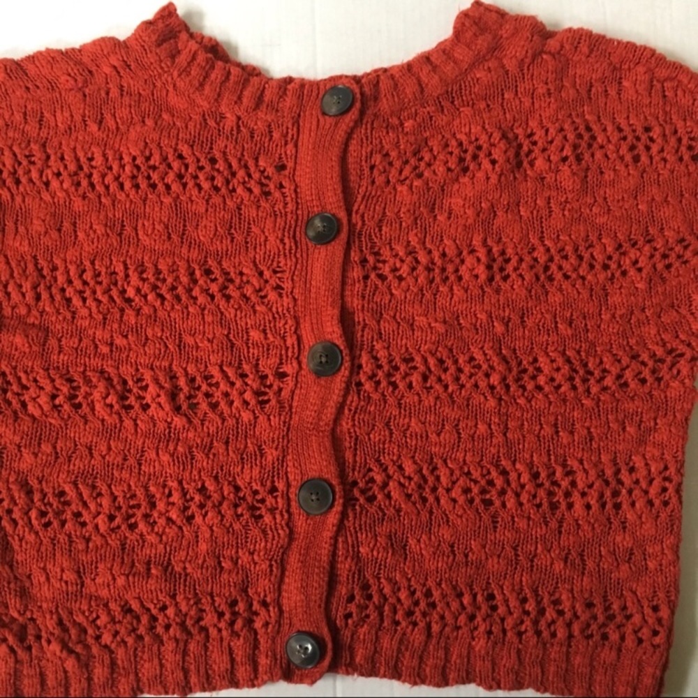 Old navy sweater buttons down the back